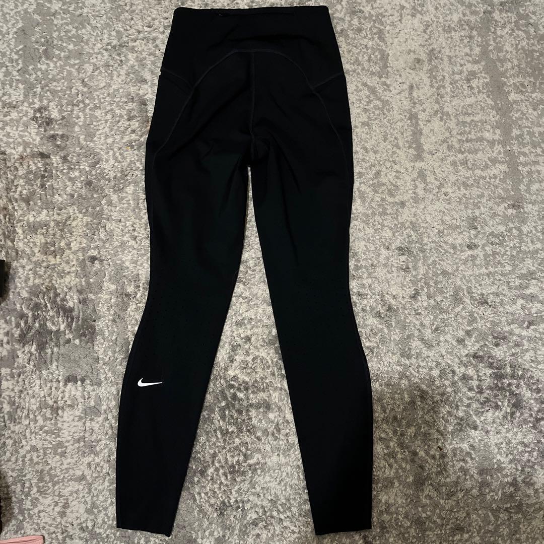 Nikeタイツ