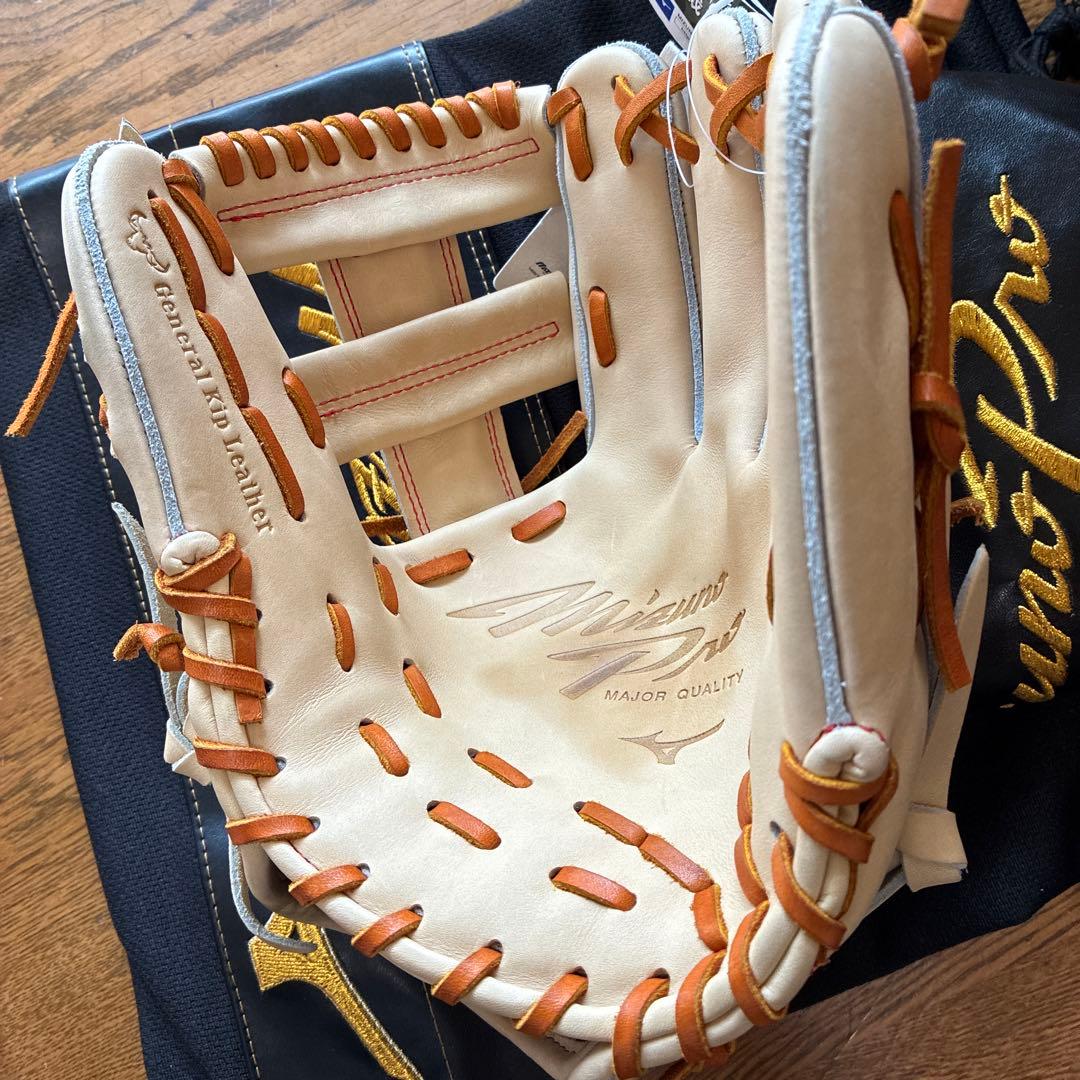 ミズノプロ硬式内野手用限定グローブ アイボリー