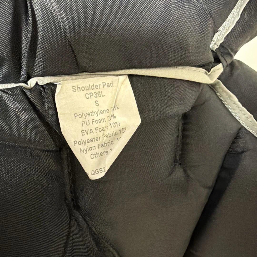 送料無料◆COMBAT◆アメフトショルダーパッドCP36L SMALLサイズ