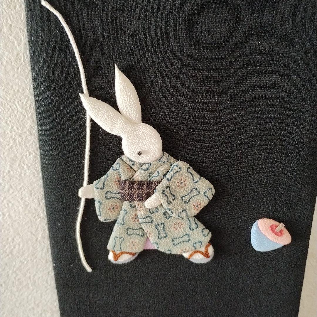 独楽を回すうさぎと炬燵うさぎ・押し絵・古布・縮緬細工・タペストリー