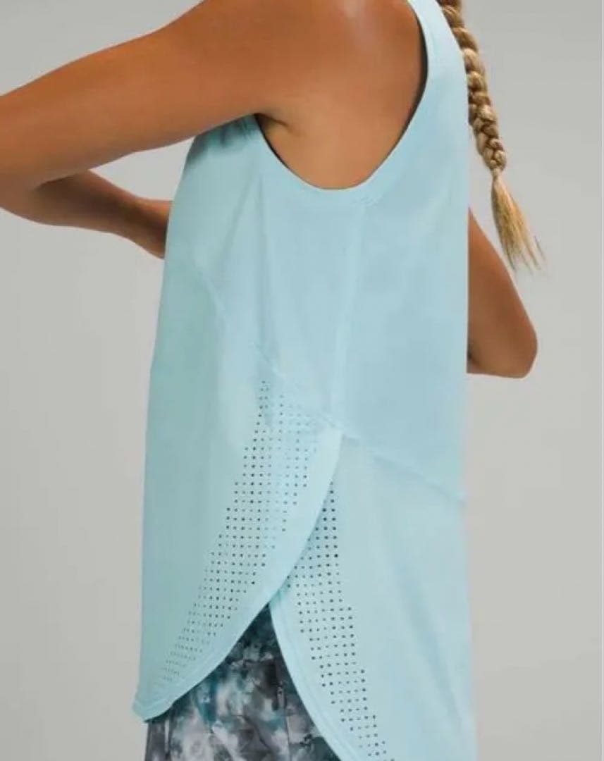 新品未使用！速乾ルルレモン　lululemon タンクトップ