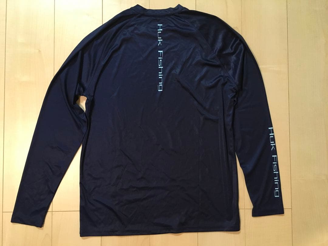 Huk Fishingフィッシングシャツ ネイビー ブラックバス柄 M（L）