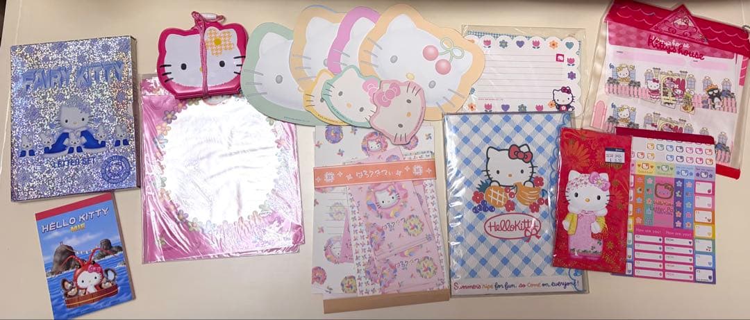キティ　サンリオ　メモ帳、便箋