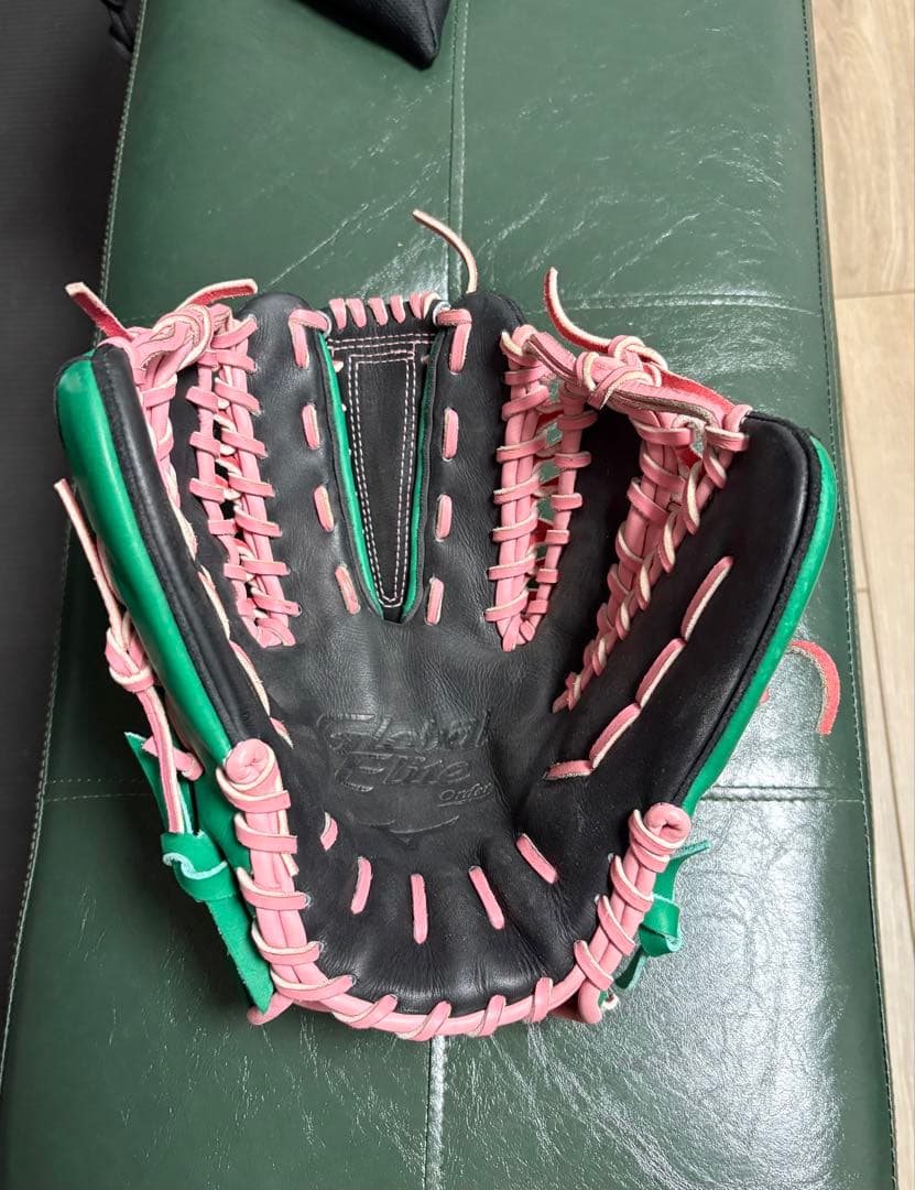 軟式野球用グローブ 緑とピンク軟式野球グローブ ミズノ　両手投げ　袋付き