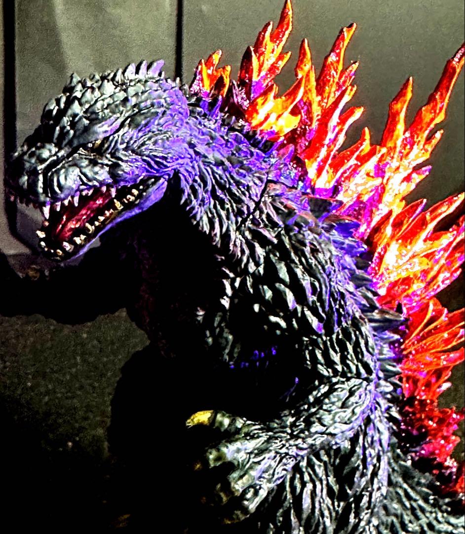 アオシマゴジラミレニアム２０００プラモデル組み立て完成品＆ゴジラ名鑑付き