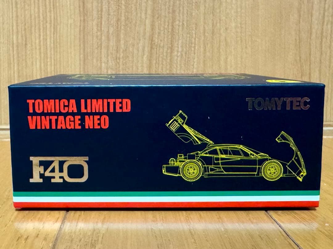 トミカリミテッドヴィンテージネオ フェラーリF40黄　TOMICA NEO