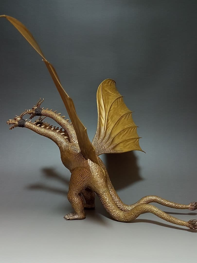 《リョウ》キングギドラ（昭和版）プラモデル　完成品