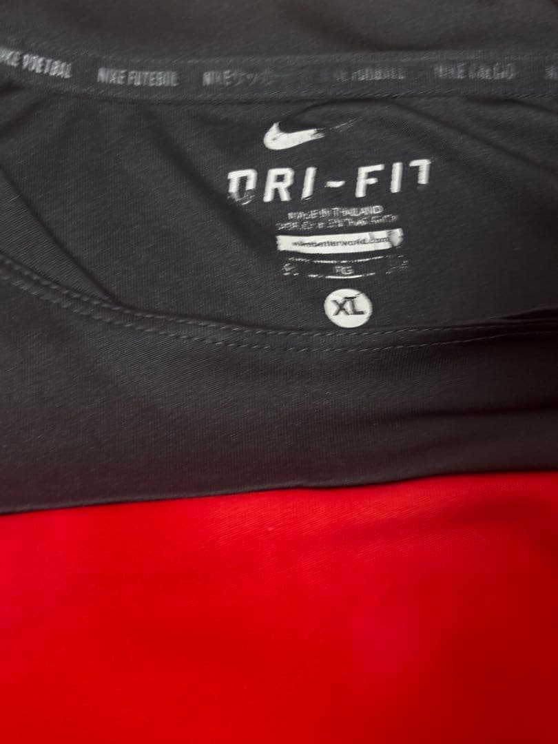 フ*ト様 浦和レッズ　NIKE サッカー　長袖