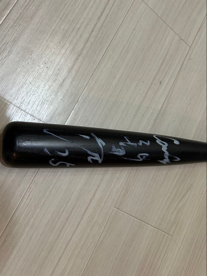 【広島東洋カープ】新井貴浩　♯25 NPBマーク　公式バット　直筆サイン入り