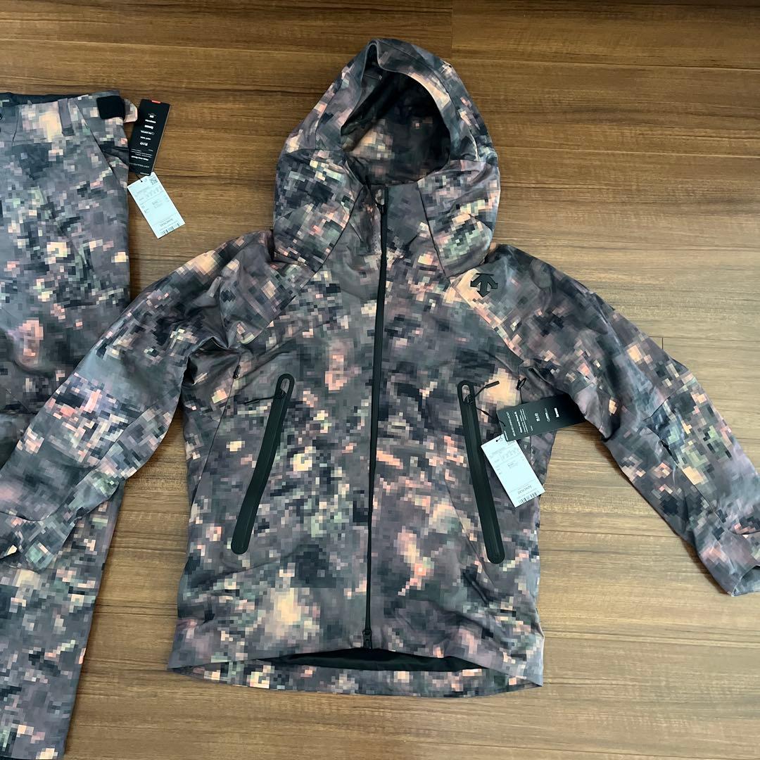 【新品・￼タグ付き】デサントスキーウェア上下セット
