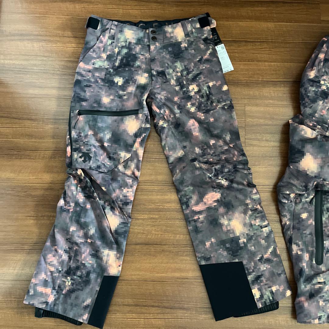 【新品・￼タグ付き】デサントスキーウェア上下セット