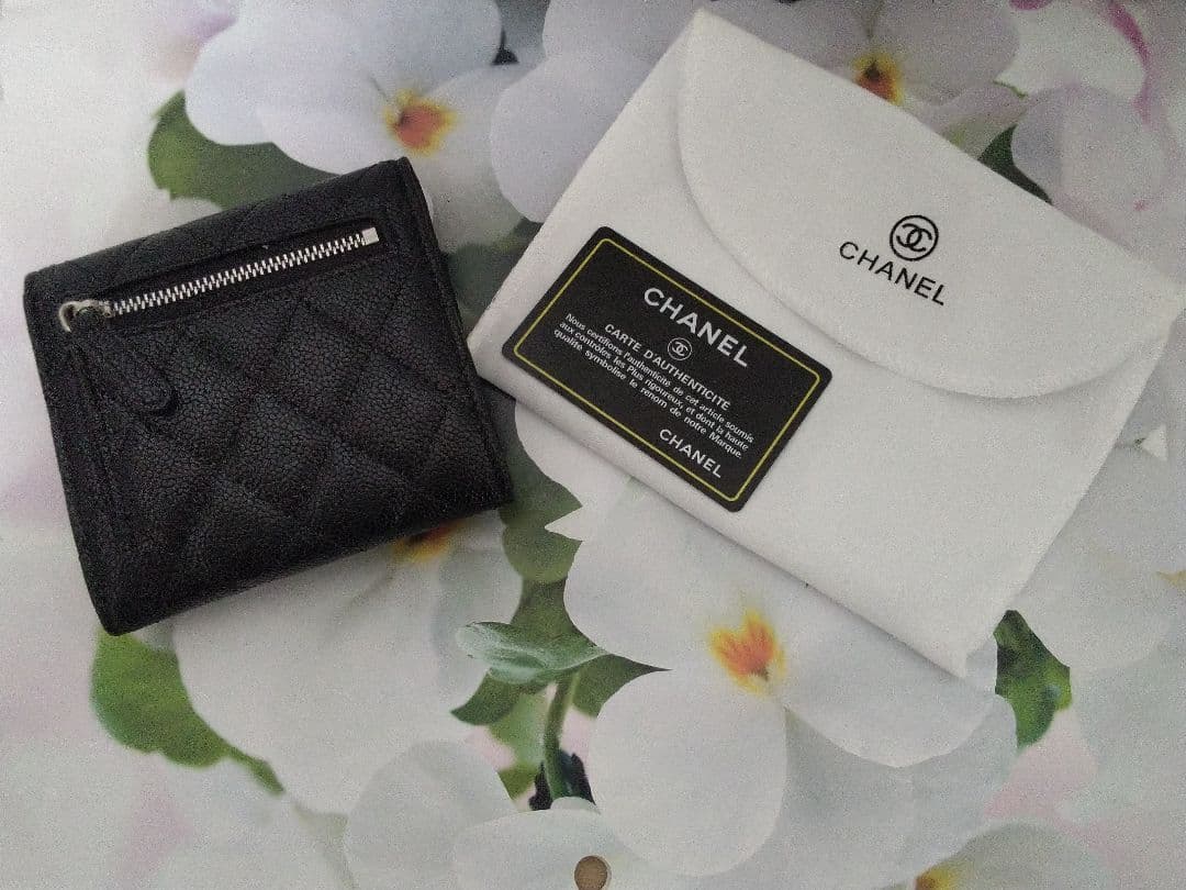 CHANEL 三つ折り財布 (本革)♥28日限定値下げ29999→