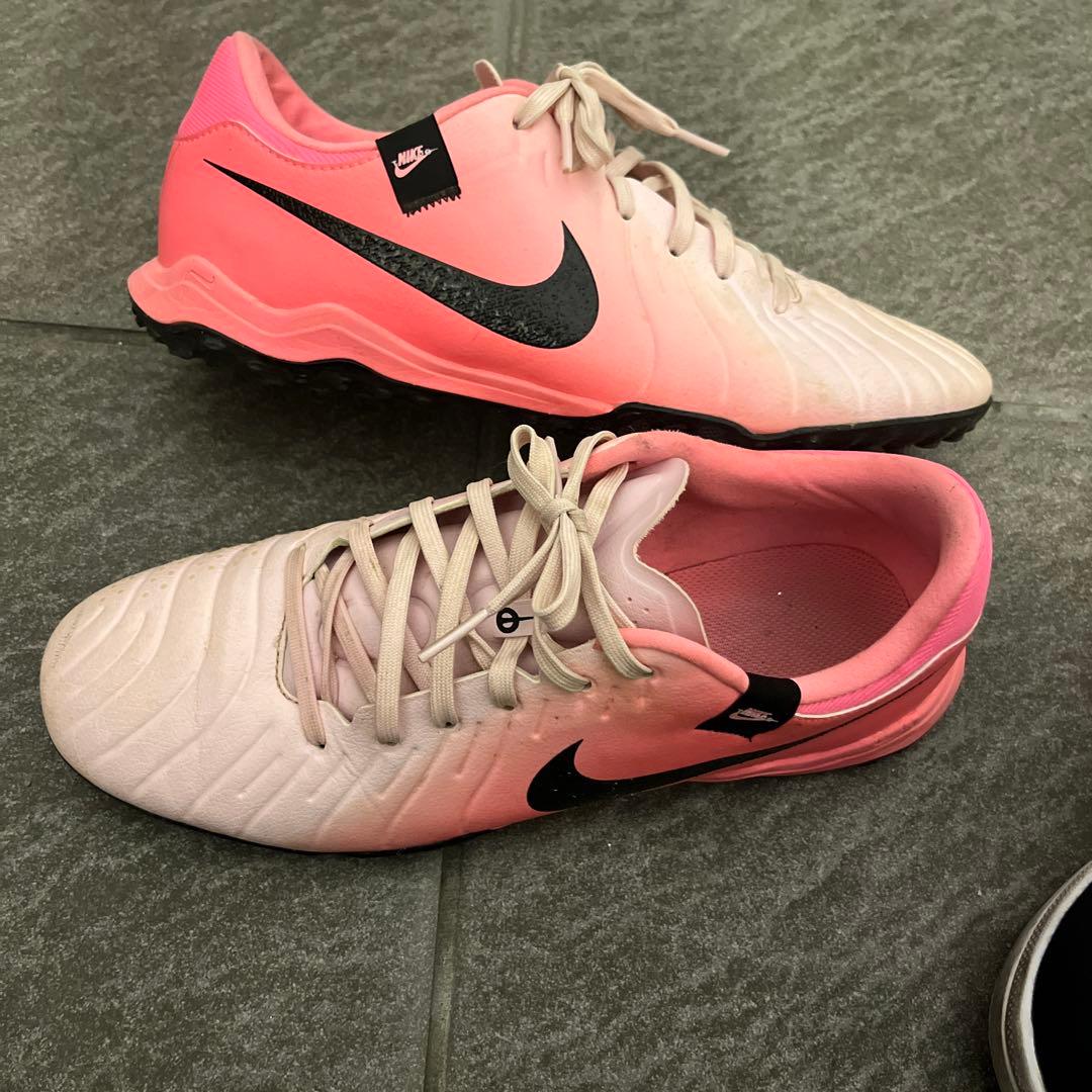 Nike サッカーシューズ ピンク/ホワイト