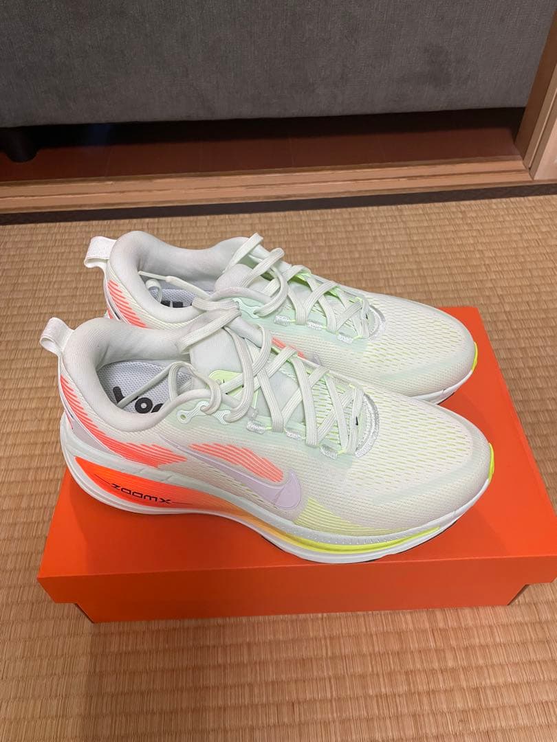 NIKE ボメロ18 26.0cm