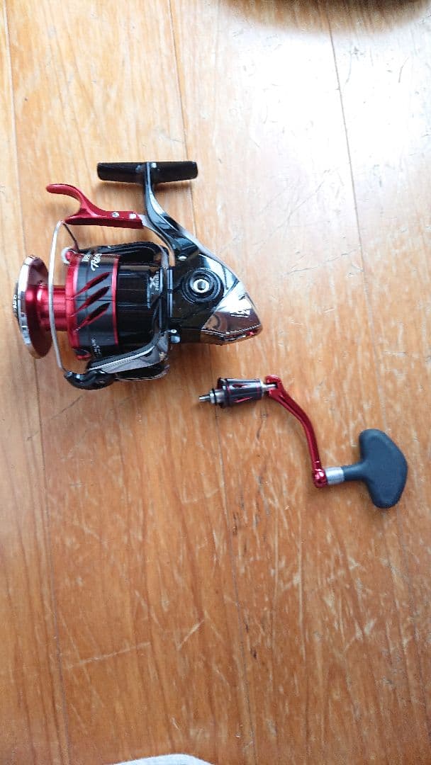 BB-X Remare 8000D スピニングリール