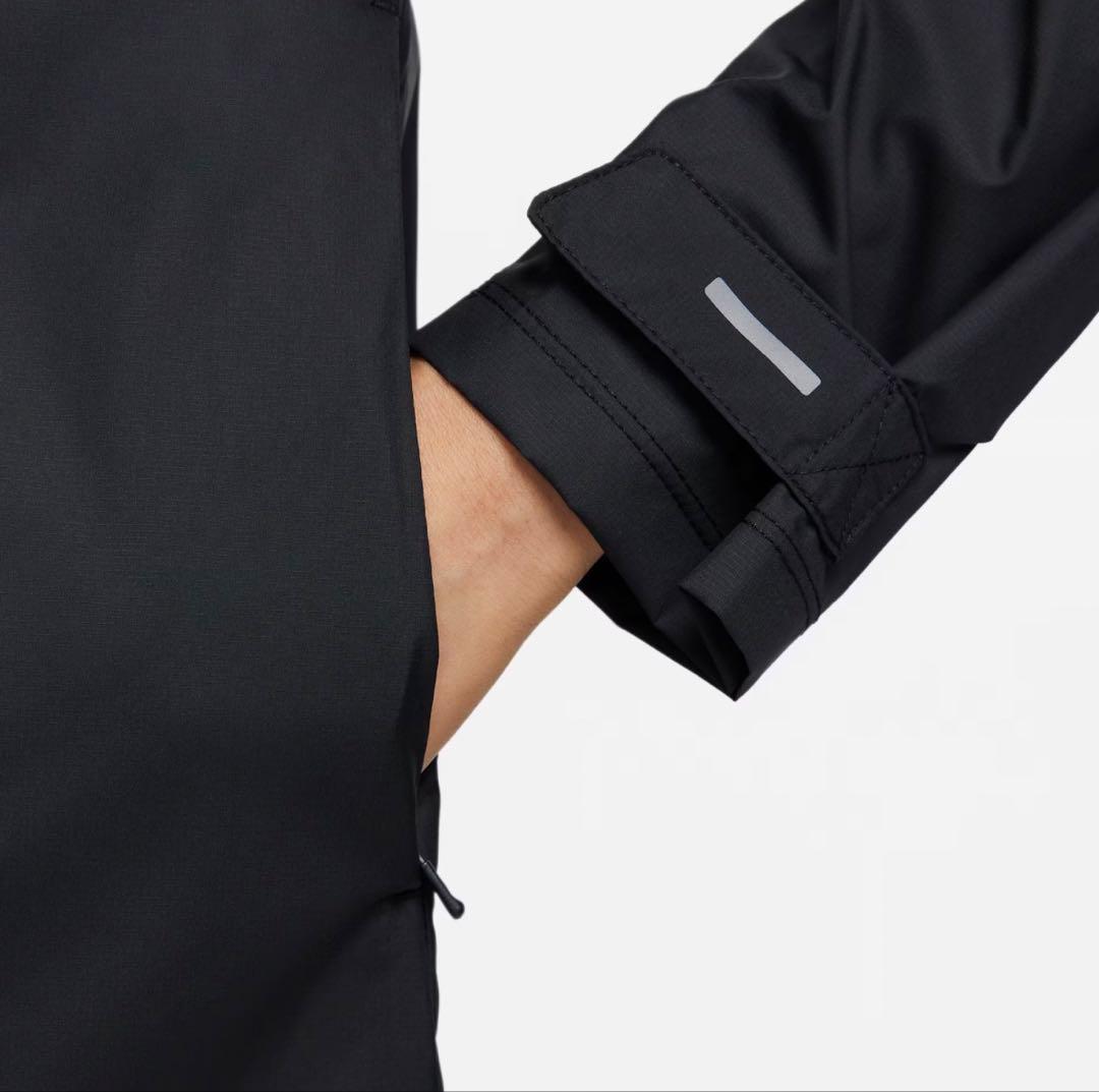 新品　Nike ナイキ　ランニングジャケット　ブラック　Ｍ