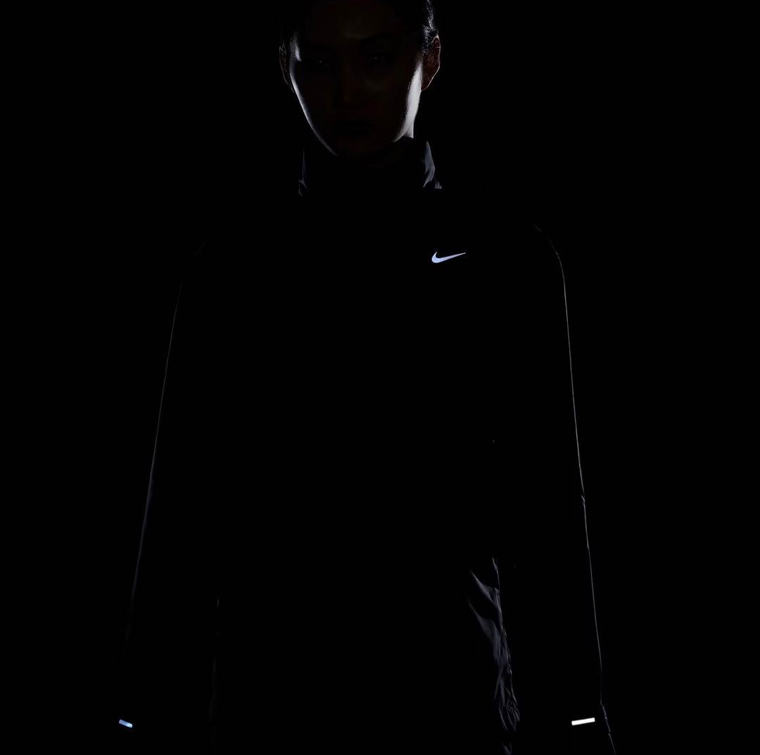新品　Nike ナイキ　ランニングジャケット　ブラック　Ｍ