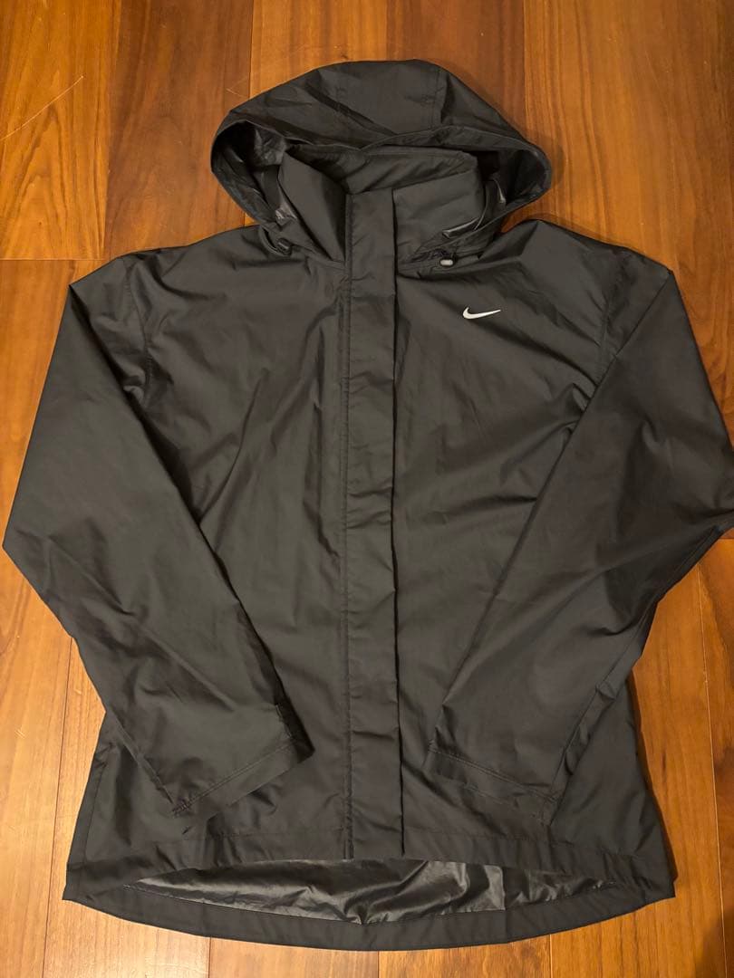 新品　Nike ナイキ　ランニングジャケット　ブラック　Ｍ