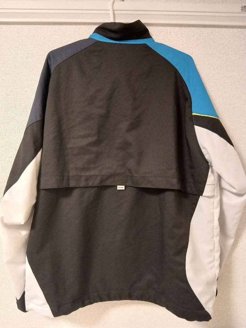 ヨネックス　ウインドブレーカー　Lサイズ