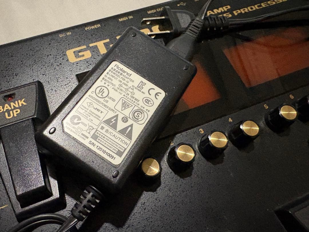 BOSS GT-100 マルチエフェクター 純正アダプター ソフトケース付き
