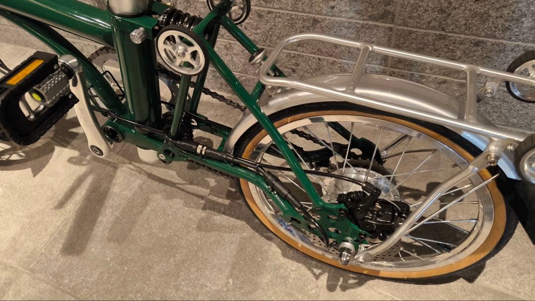 コンパクト電動アシスト自転車