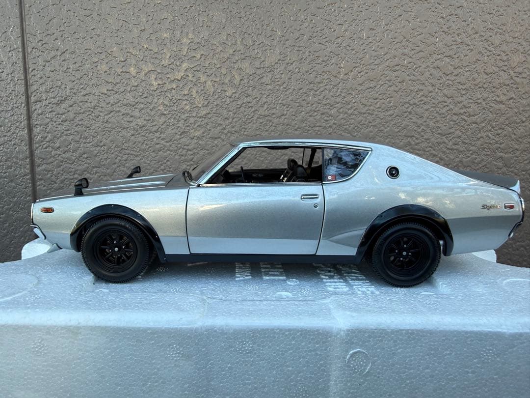 京商NISSAN SKAYINE 2000GT-R(KPGC-110)シルバー