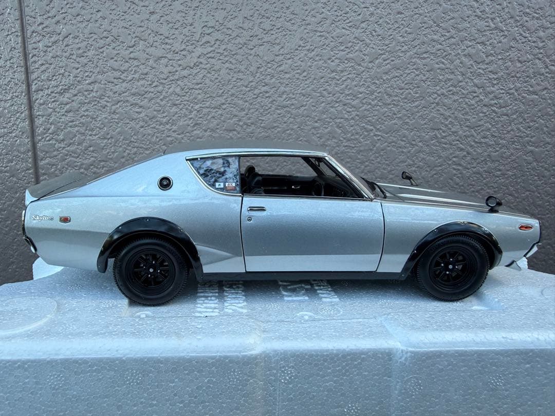 京商NISSAN SKAYINE 2000GT-R(KPGC-110)シルバー