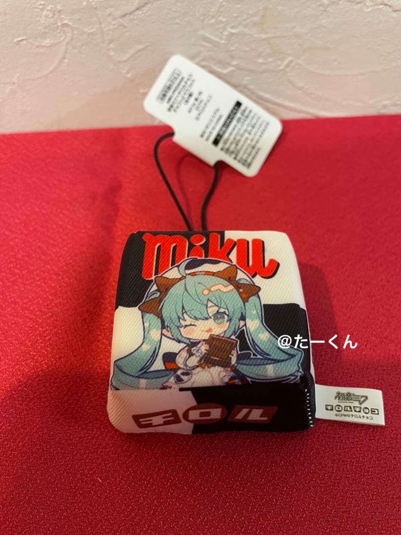 初音ミクｘチロルチョコ ミルクver. フィギュア　　ミニトランク