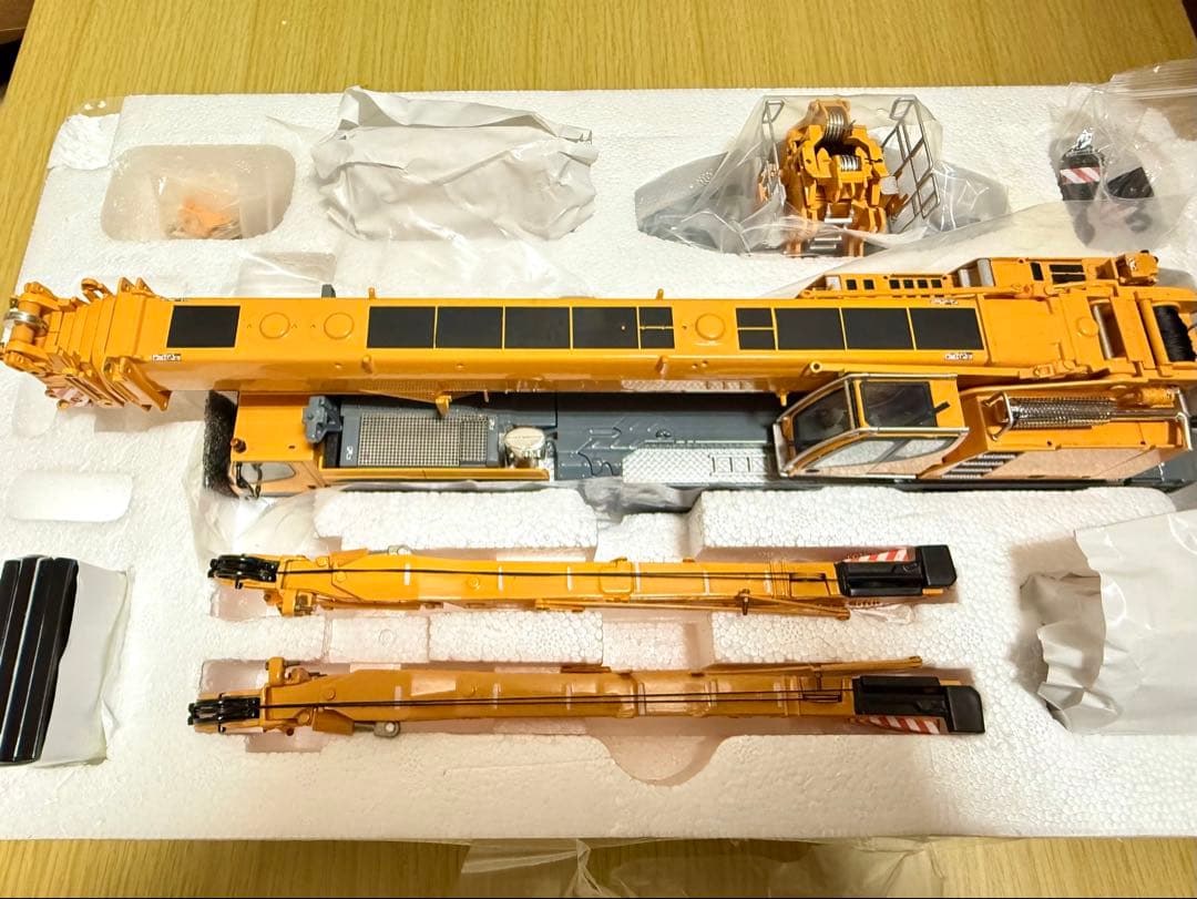 1/50 WSI LIEBHERR LTM1350 クレーン車スケールモデル