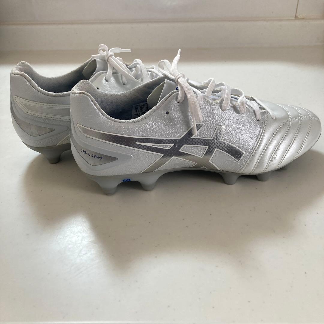 新品 ASICS DS LIGHT スパイク（ホワイト×シルバー） 26cm