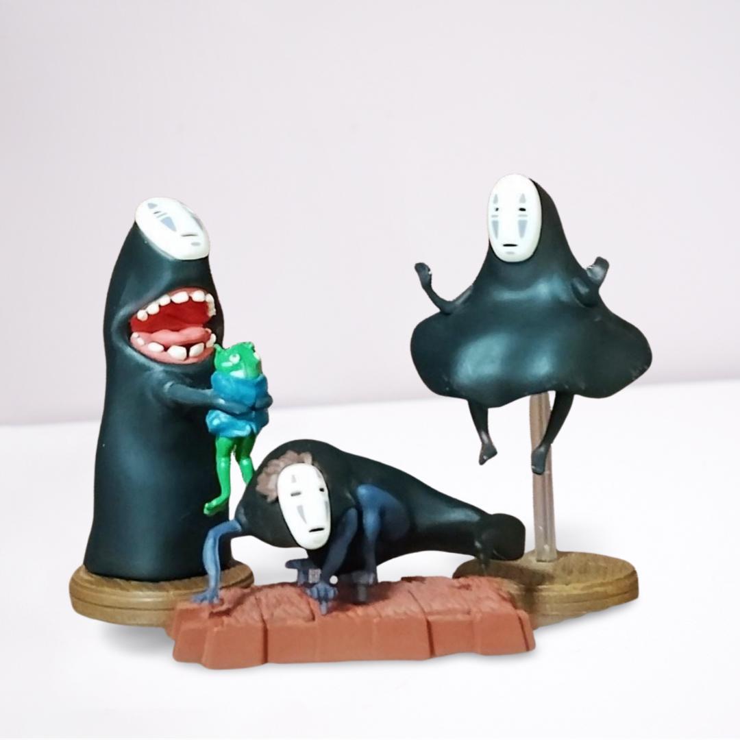新品多数　キャラグッズ　単価 128円　128点ほど　ジブリ　一番くじA賞ほか