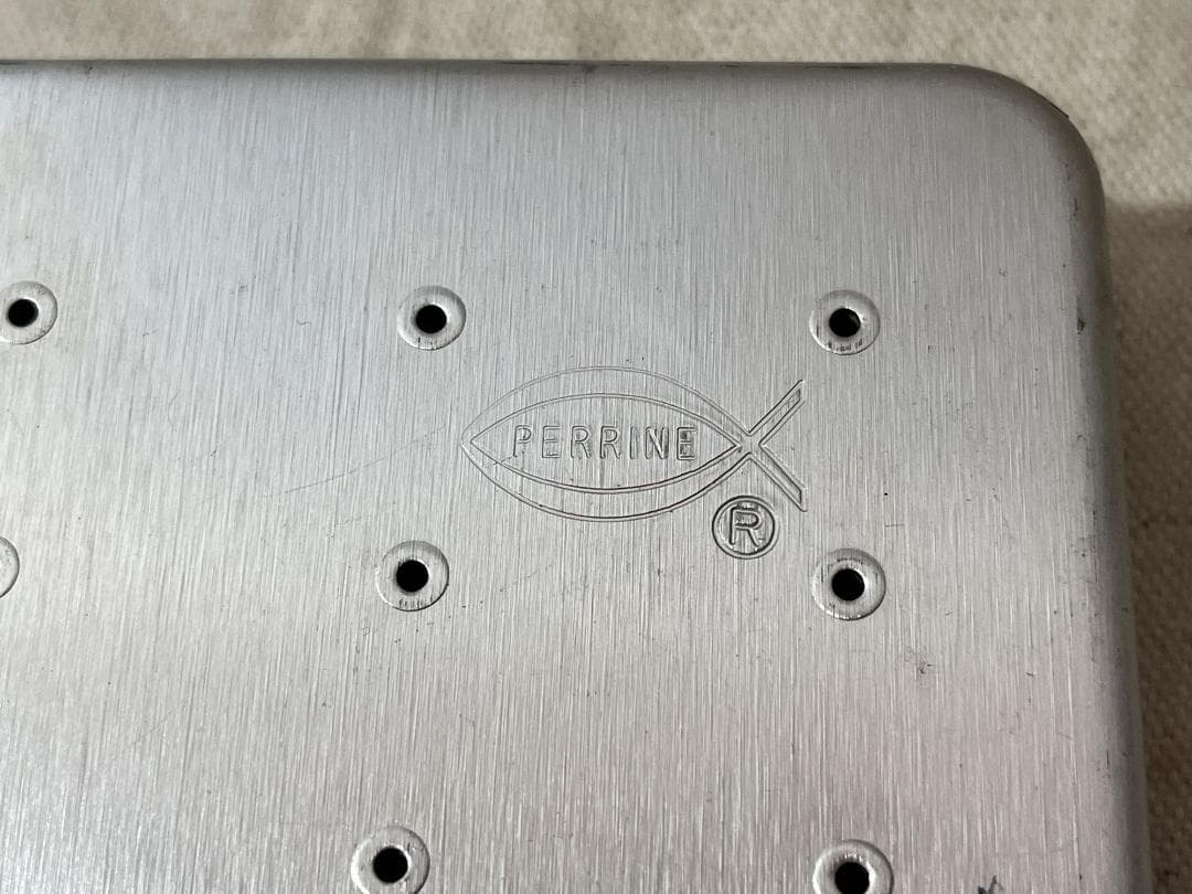 中古美品！【PERRINE】 パーリン アルミフライボックス ＃９６ フライ付