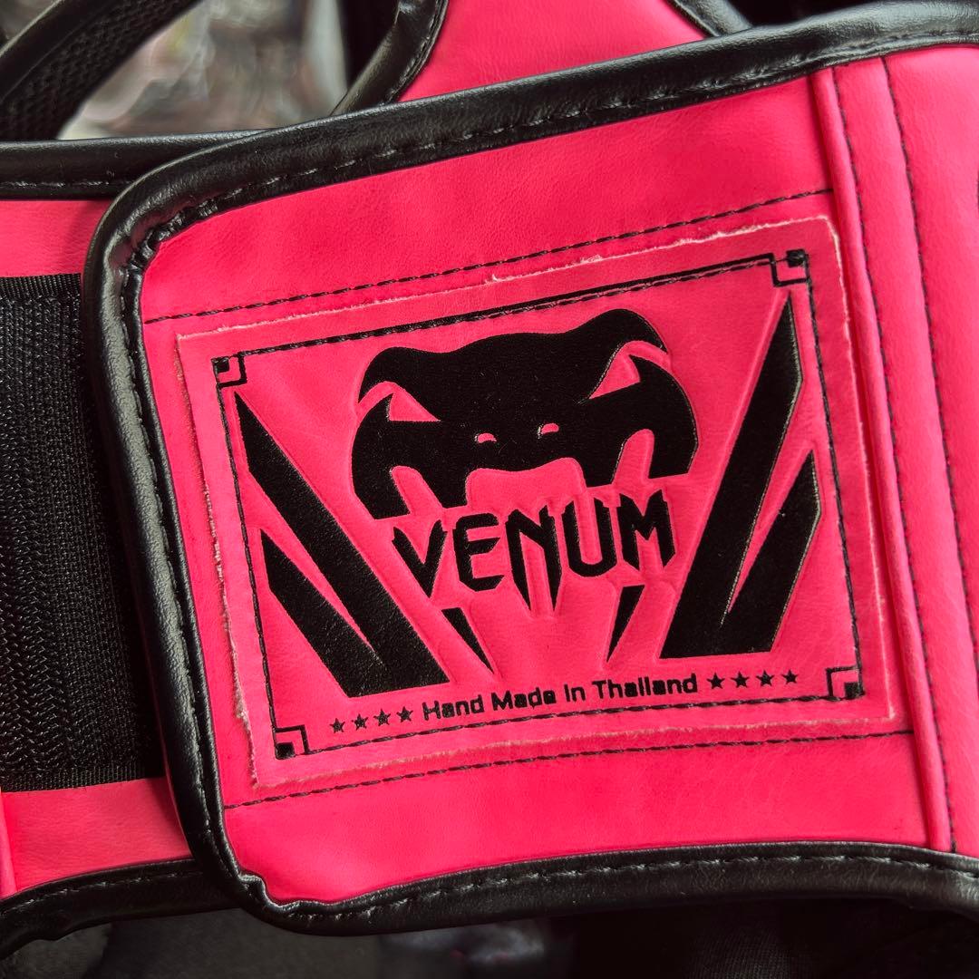 venum ヘッドギア　1395 ピンク