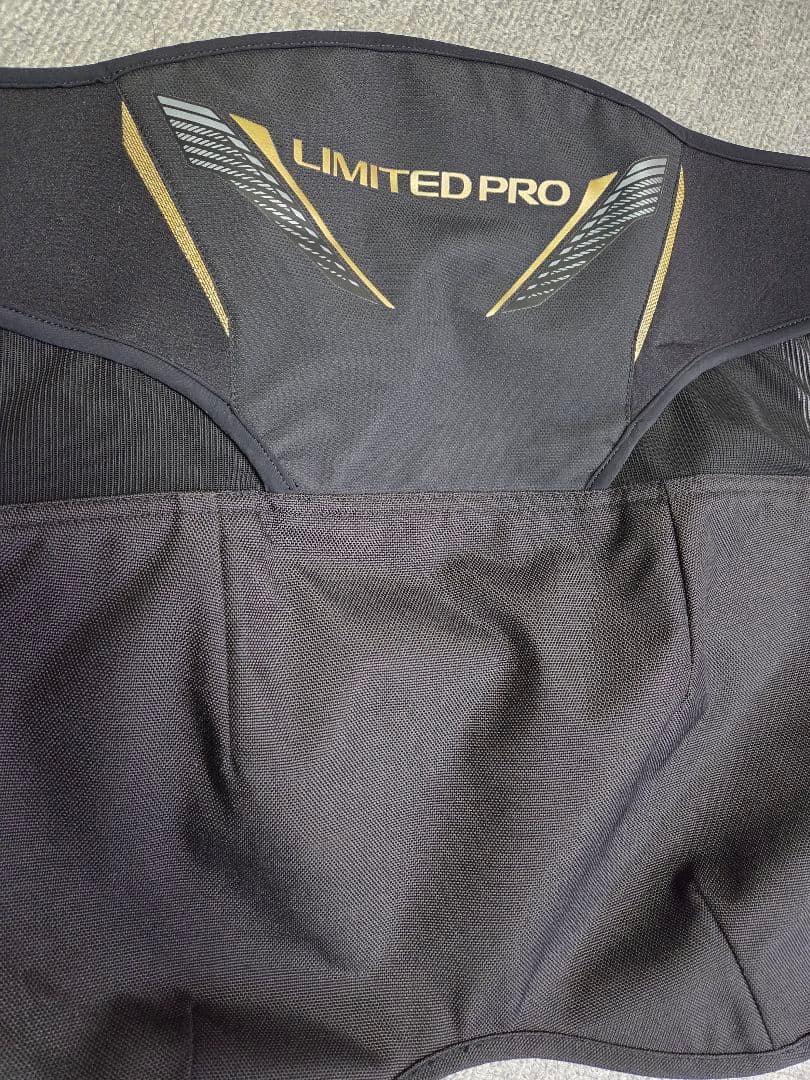 SHIMANO LIMITED PRO ヒップガードシマノリミテッドプロ