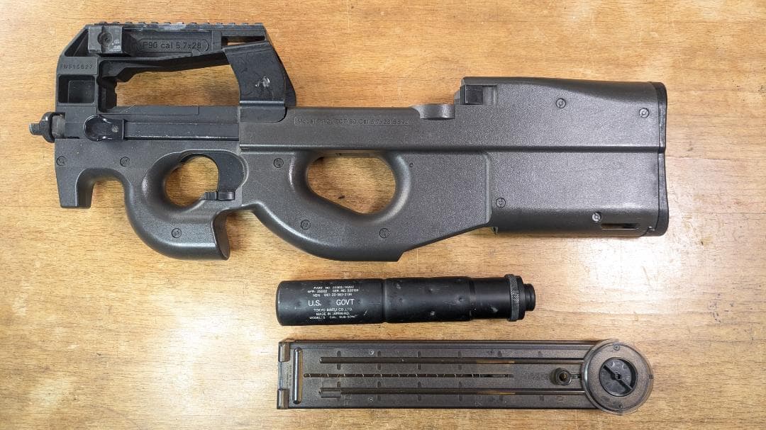 東京マルイ　 P90 　スタンダード　サイレンサー付き　動作OK