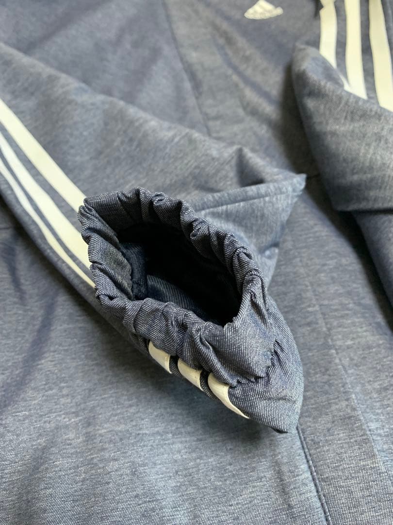 新品未使用　adidas レディース ウインドジャケットフード付き　ネイビー
