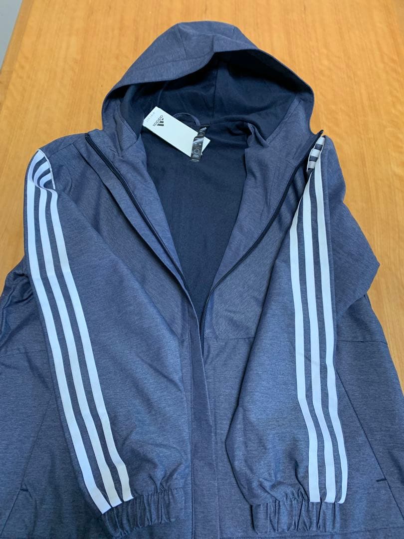 新品未使用　adidas レディース ウインドジャケットフード付き　ネイビー