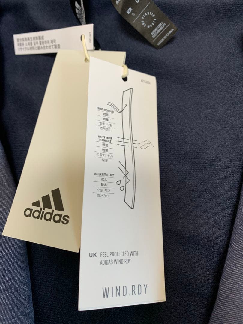 新品未使用　adidas レディース ウインドジャケットフード付き　ネイビー