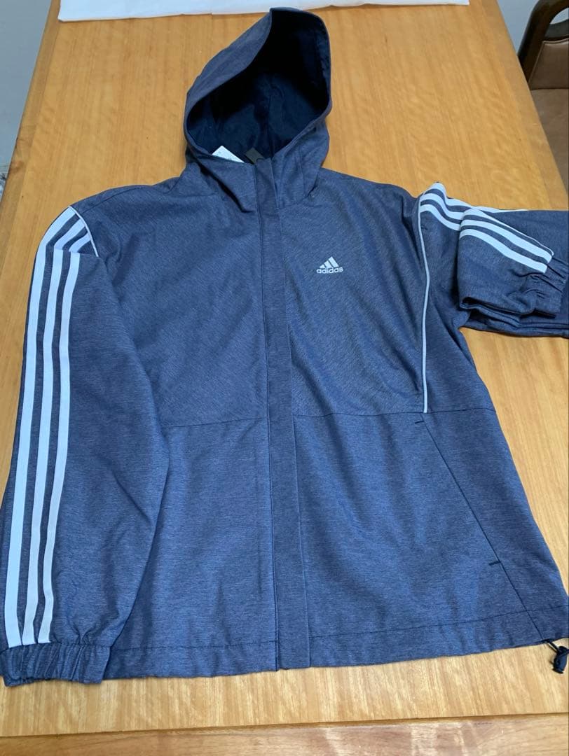 新品未使用　adidas レディース ウインドジャケットフード付き　ネイビー