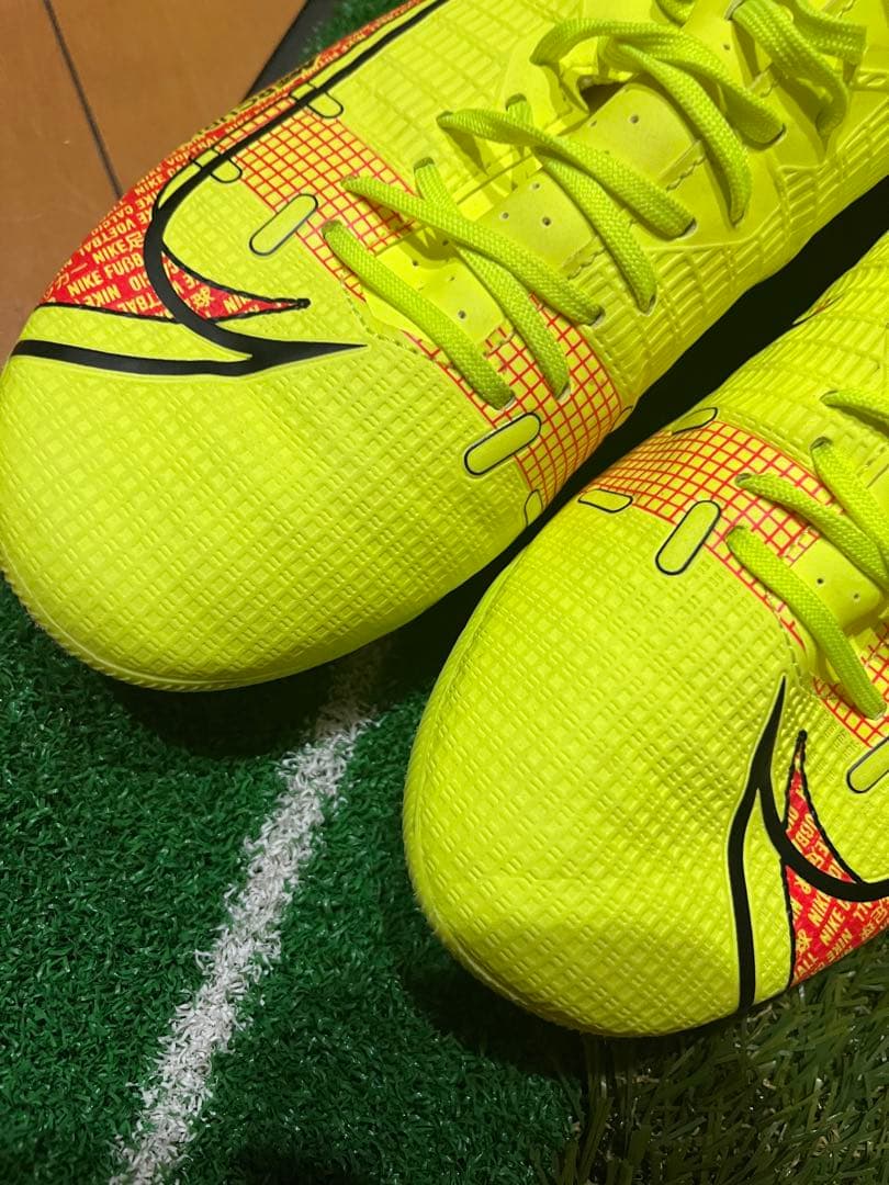 Nike サッカー　スパイクシューズ イエロー/オレンジ　人工芝用