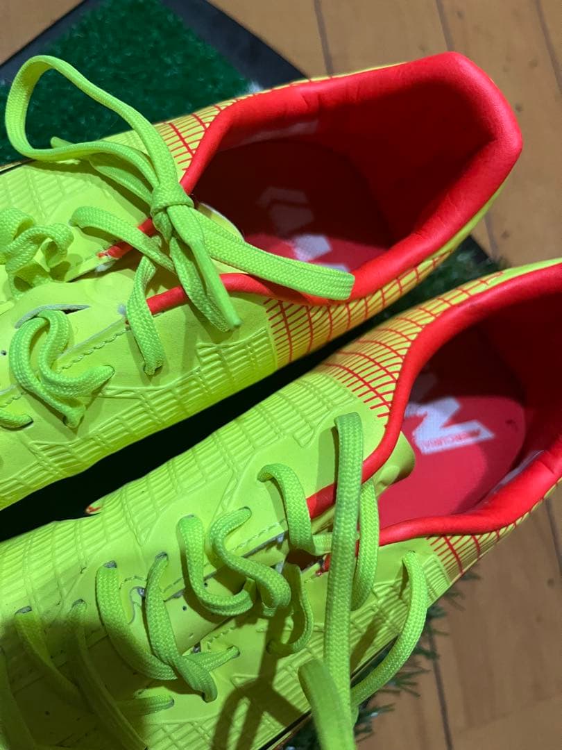 Nike サッカー　スパイクシューズ イエロー/オレンジ　人工芝用