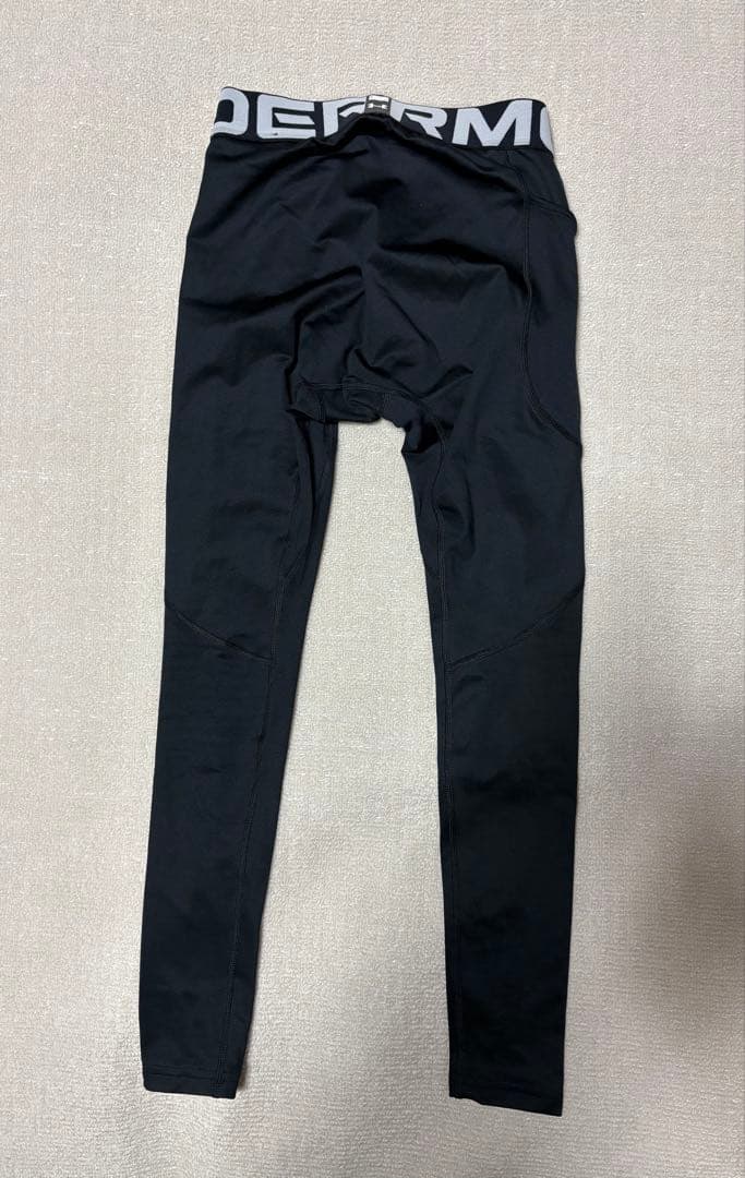 Under Armour ブラック 長袖シャツ タイツ セット