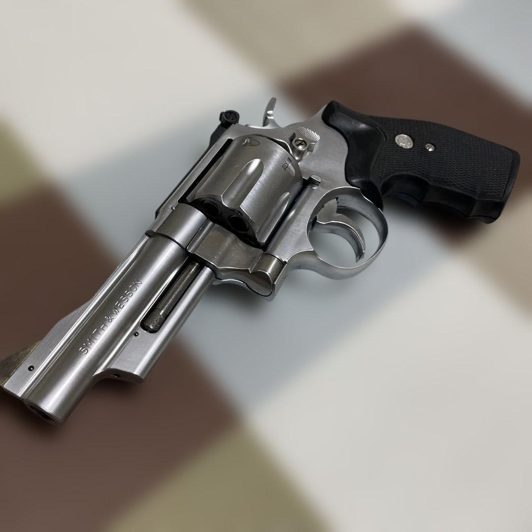 Smith & Wesson シルバーガスリボルバー（プラスチック製日本製）