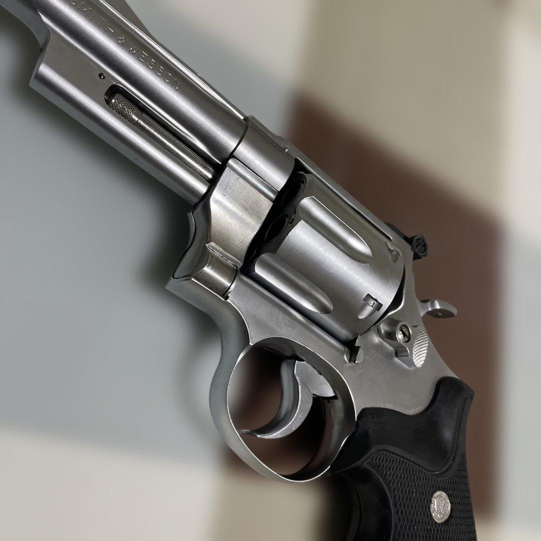 Smith & Wesson シルバーガスリボルバー（プラスチック製日本製）