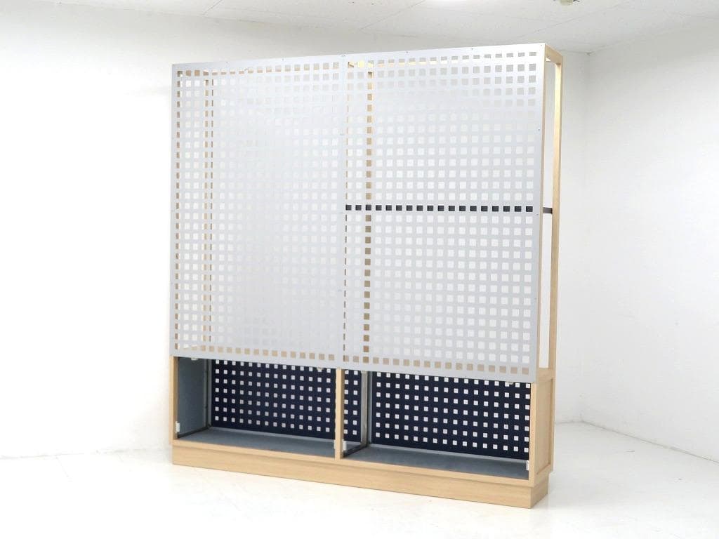 展示品　大型　有孔　パンチング　ショーケー　店舗什器　飾り棚　シェルフ