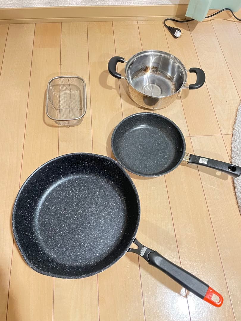 一人暮らし食器セット フライパン付き