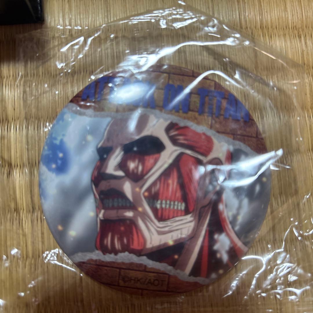 進撃の巨人 缶バッジと懐中時計セット