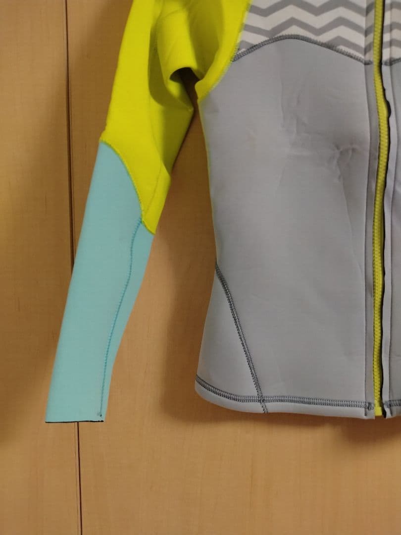 ロキシー　　タッパー　　4