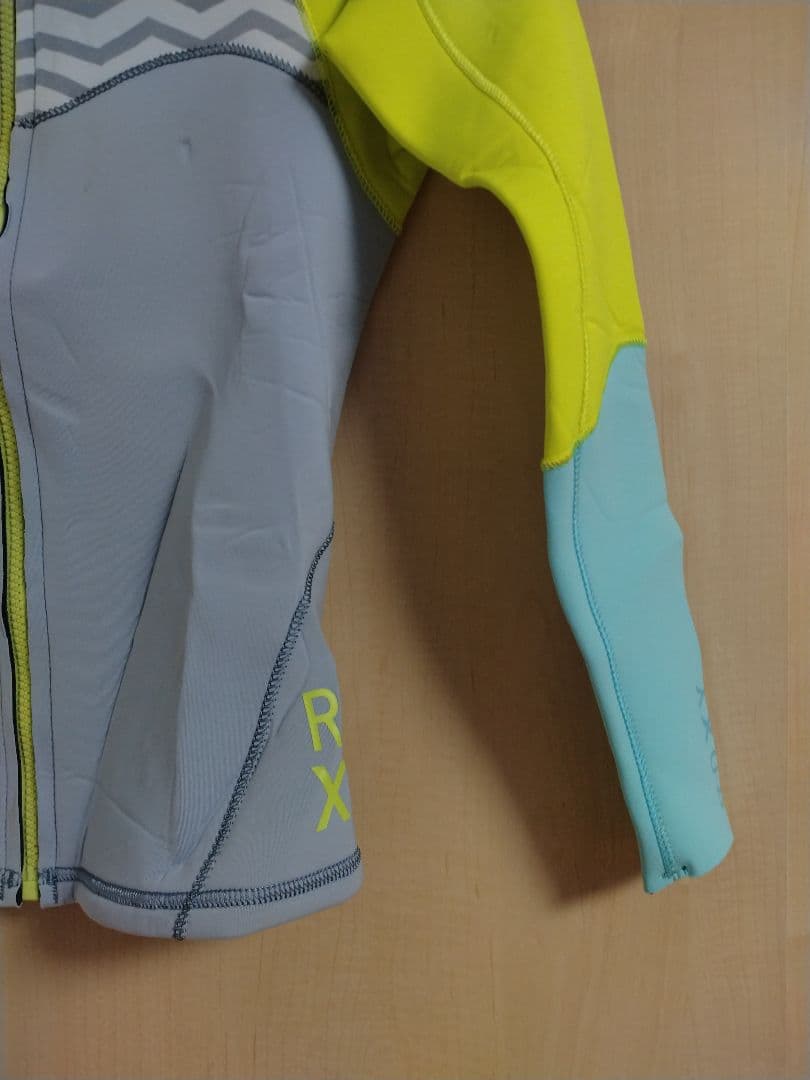 ロキシー　　タッパー　　4