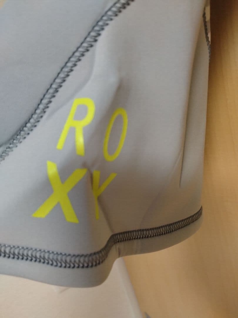 ロキシー　　タッパー　　4